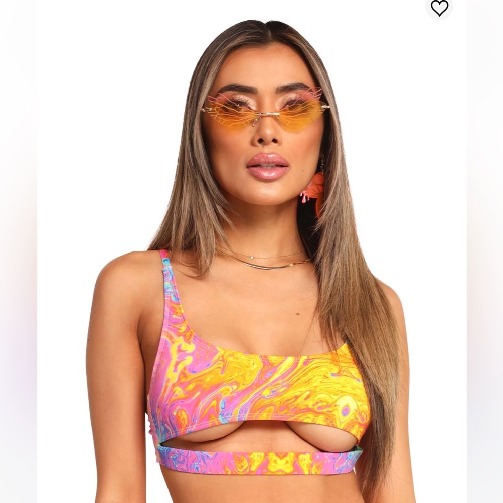 Underboob cut raving top